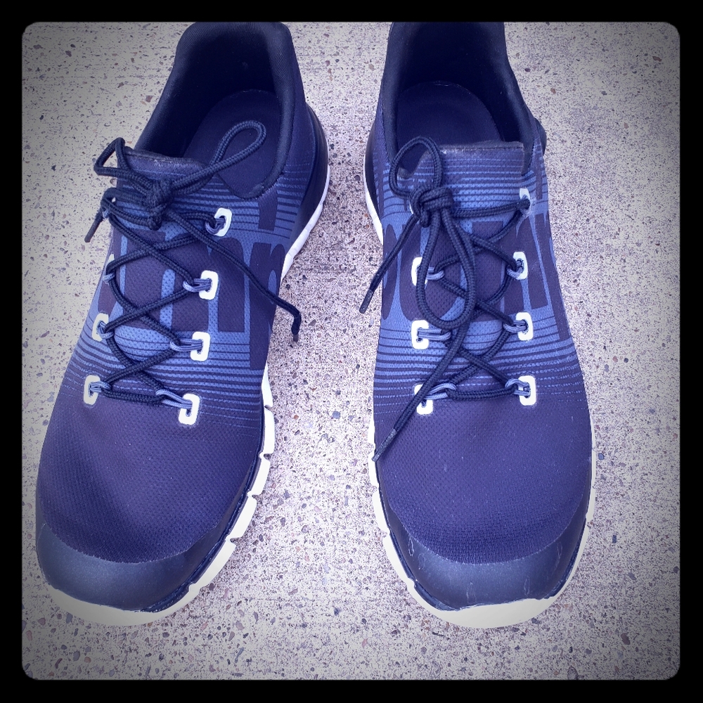 Pump tennis shoes